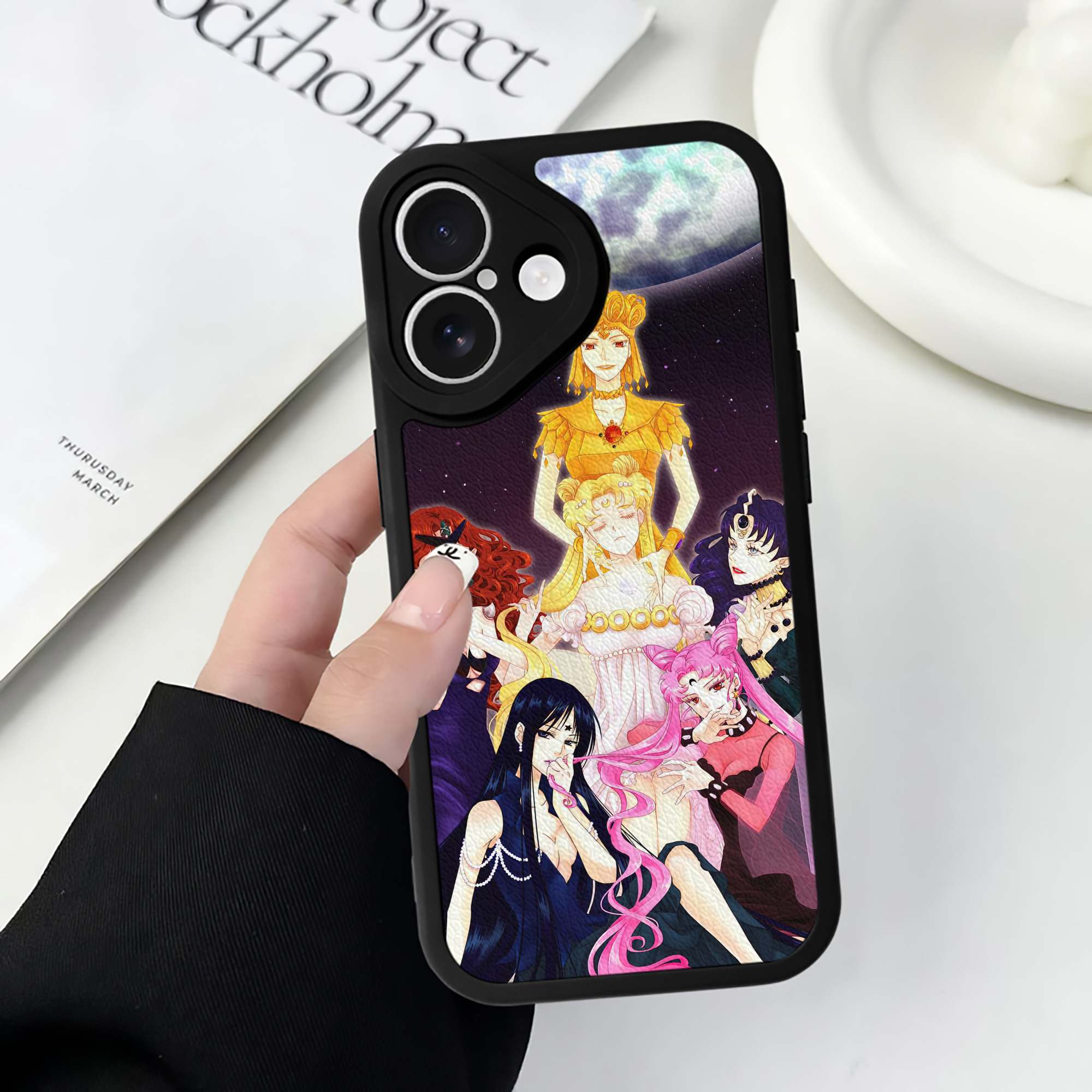 （画像用） 美少女戦士セーラームーン Sailor Moon 【iPhone 16シリーズ対応】シリコンスマホケース（レザー調） 材質：シリコン